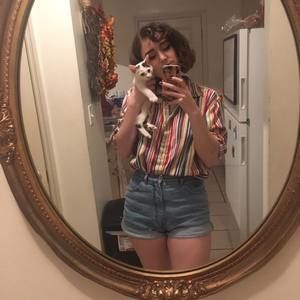 Meet your Posher, Emily